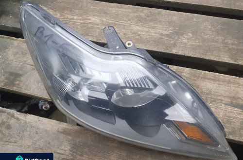 .  PRZOD PRZEDNIA LAMPA PRAWA FORD FOCUS MK2 II