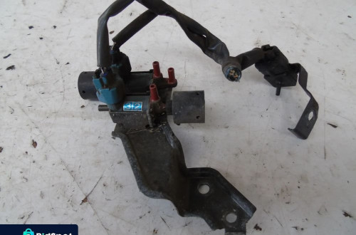 ZAWORY PODCIŚNIENIA  TOYOTA RAV 4 I 2.0 BENZYNA