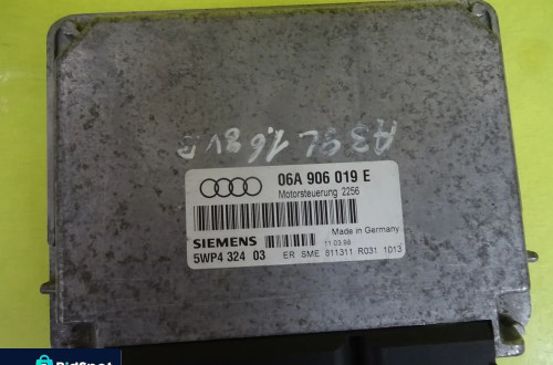 KOMPUTER SILNIKA AUDI A3 8L  06A906019E / 5WP432403 NR944