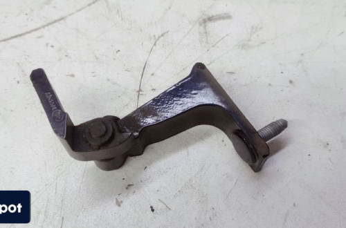 ZAWIAS DRZWI PRAWY AUDI A4 B9 8W5831404A