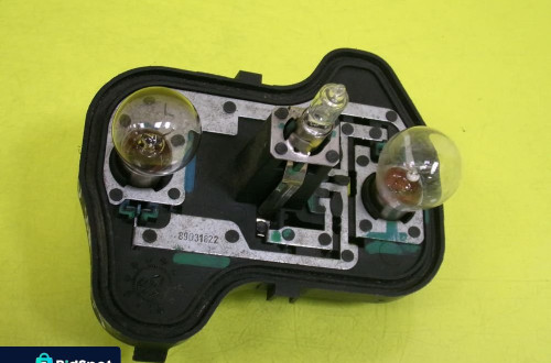 WKŁAD LAMPY LEWY TYŁ VOLKSWAGEN GOLF V HB 5D 1K6945257 NR237