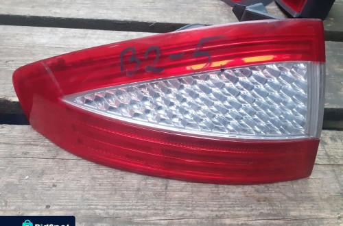 .  TYL TYLNA LAMPA LEWA FORD MONDEO MK4