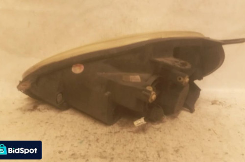 .  PRZOD PRZEDNIA LAMPA PRAWA FIAT GRANDE PUNTO