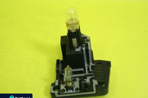 WKŁAD LAMPY PRAWY TYŁ KLAPA 4F9945222A AUDI A6 C6 KOMBI NR241