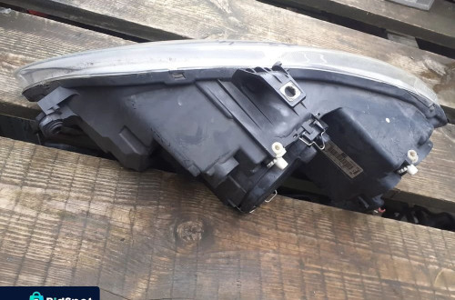 .  PRZOD PRZEDNIA LAMPA PRAWA SEAT ALTEA