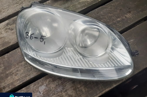 .  PRZOD PRZEDNIA LAMPA PRAWA VOLKSWAGEN GOLF V