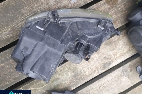 .  PRZOD PRZEDNIA LAMPA PRAWA VOLKSWAGEN GOLF V