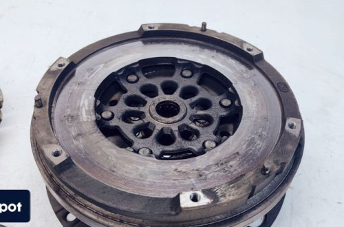 SPRZĘGŁO KOŁO DWUMAS AUDI A4 A5 1.8TFS 0B1105266AA