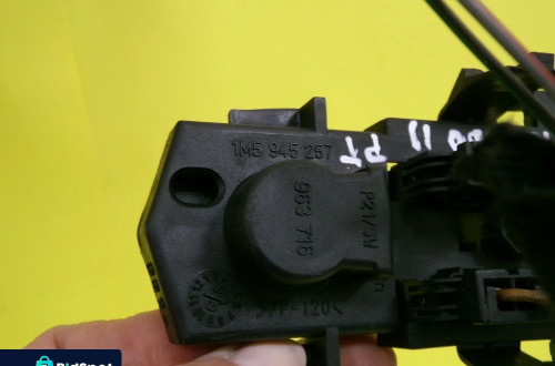 WKŁAD LAMPY PRAWY TYŁ SEAT TOLEDO II 1M5945257 NR307