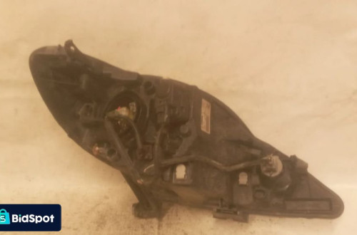 .  PRZOD PRZEDNIA LAMPA LEWA PEUGEOT 107