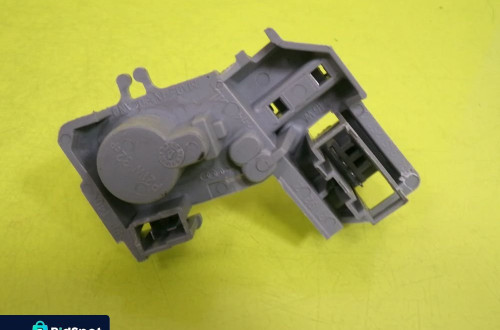 WKŁAD LAMPY LEWY TYŁ KLAPA AUDI A3 8P 8P4945257C NR232