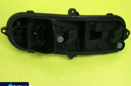 WKŁAD LAMPY PRAWY TYŁ PRAWY TYLNY FORD KA 21732201 NR172