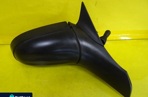 LUSTERKO PRAWE MANUALNE OPEL CORSA B NR457