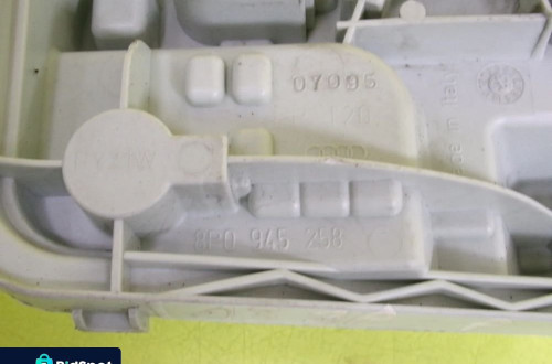 WKŁAD LAMPY PRAWY TYŁ AUDI A3 8P 8P0945258 NR152