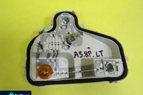 WKŁAD LAMPY LEWY TYŁ AUDI A3 8P 8P0945257 NR149