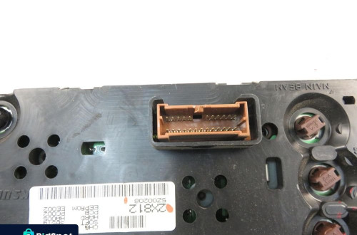 LICZNIK NISSAN TERRANO II (R20) 2.7 TDi 2X8125Z00208