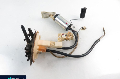 POMPA PALIWA FORD MAVERICK 2.4 i - KA24-E