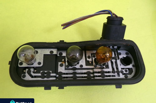 WKŁAD LAMPY PRAWY TYŁ AUDI A4 B6 KOMBI +WTYCZKA 8E9945258 NR192