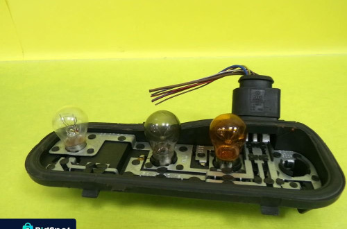 WKŁAD LAMPY PRAWY TYŁ AUDI A4 B6 KOMBI +WTYCZKA 8E9945258 NR192