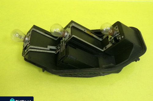WKŁAD LAMPY LEWY TYŁ PEUGEOT 407 KOMBI NR167