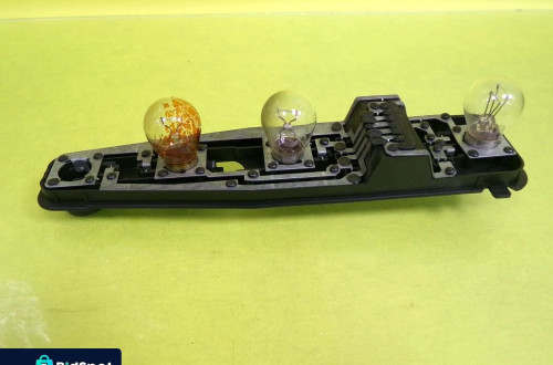 WKŁAD LAMPY PRAWY TYŁ OPEL VECTRA B KOMBI NR155