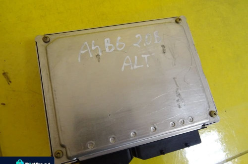 KOMPUTER SILNIKA AUDI A4B6 8E0909557J / 0261207977 NR779