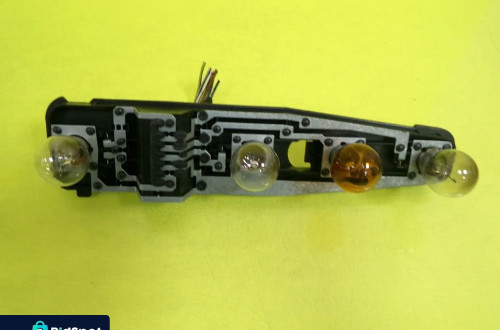 WKŁAD LAMPY PRAWY TYŁ OPEL VECTRA B LIFT KOMBI NR222