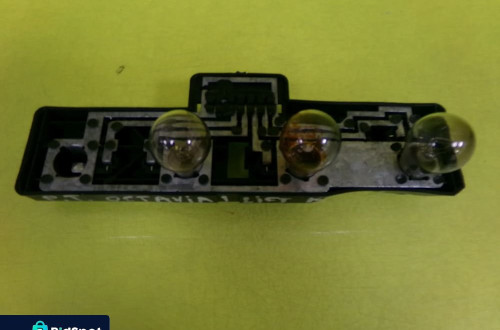 WKŁAD LAMPY PRAWY TYŁ SKODA OCTAVIA I LIFT KOMBI 1U9945258 NR84