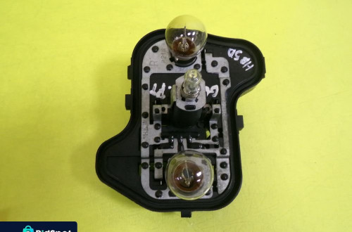WKŁAD LAMPY PRAWY TYŁ VOLKSWAGEN GOLF V HB 5D 1K6945258 NR236