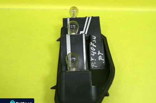 WKŁAD LAMPY PRAWY TYŁ PEUGEOT 407 KOMBI NR154