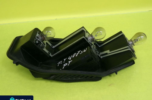 WKŁAD LAMPY PRAWY TYŁ PEUGEOT 407 KOMBI NR154
