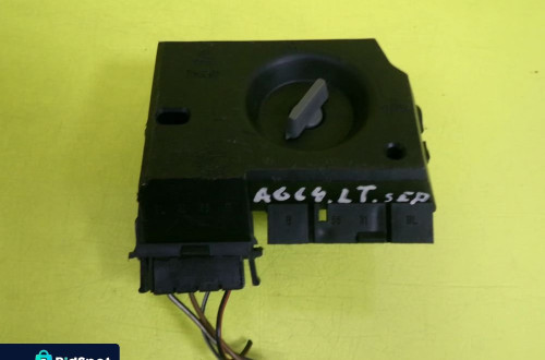 WKŁAD LAMPY PRAWY TYŁ HELLA AUDI A6 C4 SEDAN NR227
