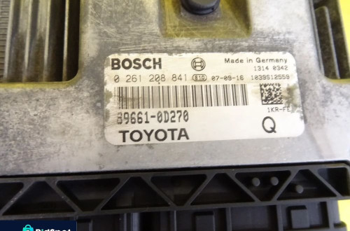 KOMPUTER SILNIKA TOYOTA YARIS  0261208841 / 39661-0D270   NR847