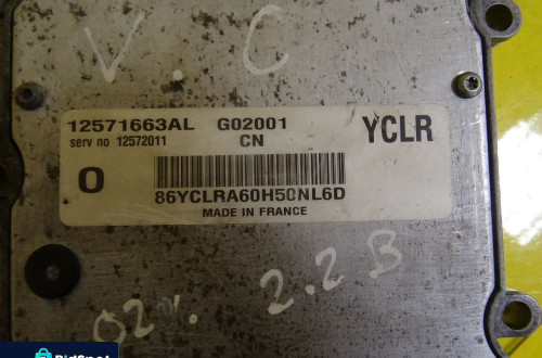 KOMPUTER SILNIKA OPEL VECTRA C 12571663AL / G02001 NR759