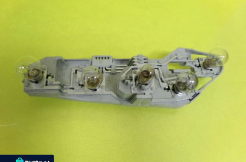 WKŁAD WKŁADKA LAMPY PRAWY TYŁ RENAULT MODUS NR189