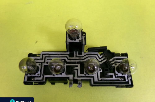 WKŁAD LAMPY LEWY TYŁ VW PASSAT B5 KOMBI NR80