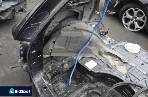 PORSCHE CAYENNE CAŁY TYŁ DUPA WANNA PAS ĆWIARTKA