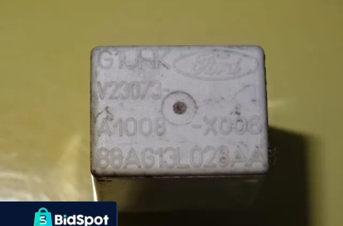 PRZEKAŹNIK FORD SCORPIO, ESCORT 88AG13L028AA / V23073-A1008-X006 NR1067
