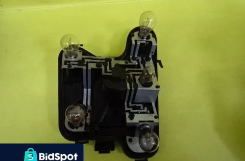 WKŁAD LAMPY LEWY TYŁ AUDI A4 B6 SEDAN 153947 NR73