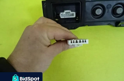 WKŁAD LAMPY LEWY TYŁ PEUGEOT 307 KOMBI-SW NR67