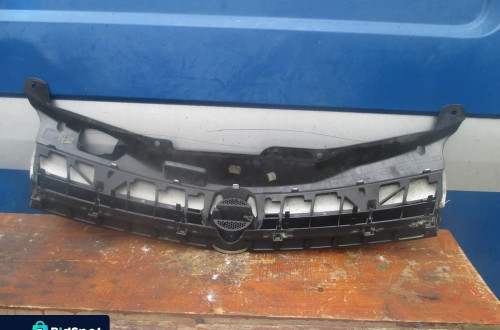 atrapa grill Astra 3 H Z157
