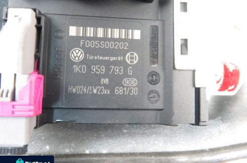 PODNOŚNIK SZYBY LEWY PRZEDNI VW GOLF PLUS 5M1837401D