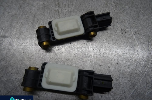 AUDI A4 B7 SEDAN 04-08 1.9TDI CZUJNIK UDERZENIA 8E0959651A/8E0959643B