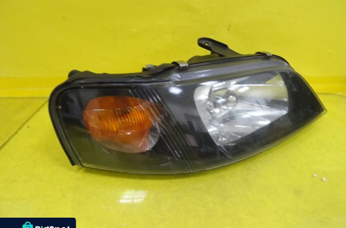 REFLEKTOR LAMPA PRAWA HELLA MITSUBISHI SPACE STAR 98-05 NR246