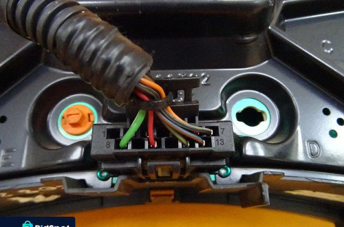 LICZNIK ZEGAR ZEGARY OPEL CORSA C 1.2 13140234LD NR355