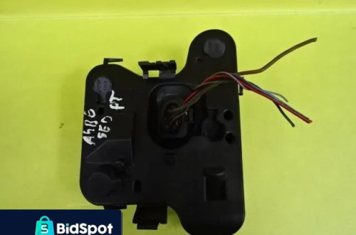 WKŁAD LAMPY PRAWY TYŁ AUDI A4 B6 SEDAN 153948 NR77