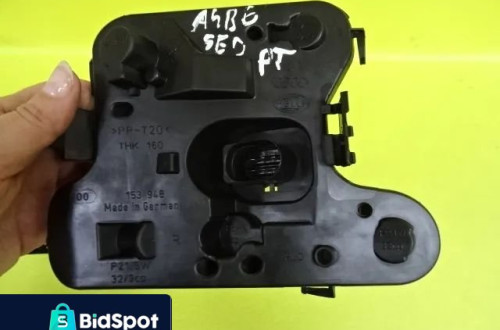 WKŁAD LAMPY PRAWY TYŁ AUDI A4 B6 SEDAN 153948 NR77