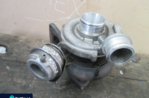 turbosprężarka Volvo s60 v70  xc70 2.4 GT2052V 8689592