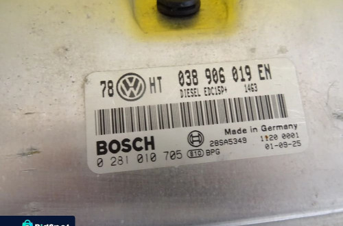 KOMPUTER STEROWNIK SILNIKA VW PASSAT B5.5 038906019EN / 0281010705 NR671