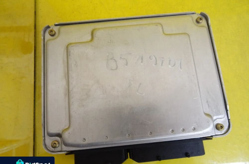KOMPUTER STEROWNIK SILNIKA VW PASSAT B5.5 038906019EN / 0281010705 NR671